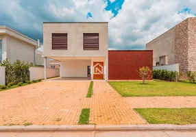 Foto 1 de Casa de Condomínio com 4 Quartos para venda ou aluguel, 332m² em Granja Viana, Carapicuíba