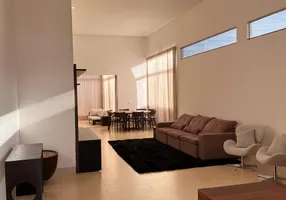 Foto 1 de Casa de Condomínio com 3 Quartos para alugar, 227m² em PORTAL DO SOL GREEN, Goiânia