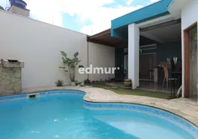 Foto 1 de Casa com 3 Quartos à venda, 190m² em Santa Terezinha, Santo André