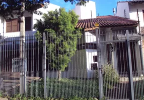 Foto 1 de Sobrado com 4 Quartos à venda, 330m² em Jardim Itú Sabará, Porto Alegre