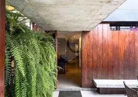 Foto 1 de Casa com 1 Quarto à venda, 220m² em Vila Nova Conceição, São Paulo
