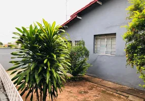 Foto 1 de Casa com 2 Quartos para venda ou aluguel, 330m² em Parque São Quirino, Campinas