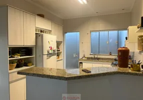 Foto 1 de Casa com 3 Quartos à venda, 165m² em Jardim Patrícia, Mogi Mirim