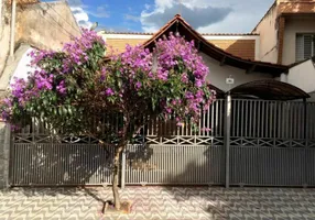 Foto 1 de Casa com 6 Quartos à venda, 275m² em Centro, Taubaté