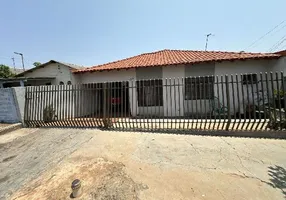 Foto 1 de Casa com 4 Quartos à venda, 180m² em Centro, Mandaguaçu