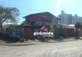 Foto 1 de Casa com 3 Quartos à venda, 250m² em Indaiá, Caraguatatuba