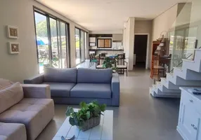 Foto 1 de Casa com 4 Quartos à venda, 230m² em Lagoinha, Ubatuba