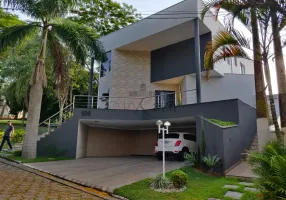 Foto 1 de Casa de Condomínio com 3 Quartos à venda, 378m² em Vila Zezé, Jacareí