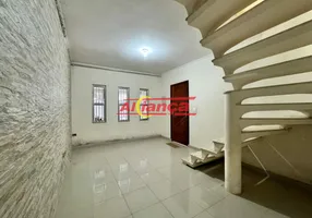 Foto 1 de Sobrado com 4 Quartos para alugar, 125m² em Jardim São João, Guarulhos