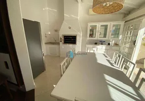 Foto 1 de Casa com 5 Quartos à venda, 250m² em Santa Mônica, Florianópolis