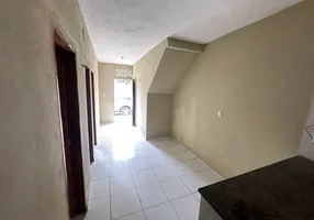 Foto 1 de Casa com 2 Quartos para alugar, 50m² em Maraponga, Fortaleza