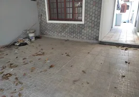 Foto 1 de Casa com 3 Quartos para alugar, 200m² em Vila São Domingos, São Paulo