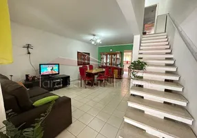 Foto 1 de Sobrado com 4 Quartos à venda, 300m² em Vila Guarani, São Paulo