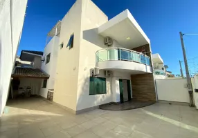 Foto 1 de Casa com 4 Quartos para alugar, 150m² em Novo Portinho, Cabo Frio
