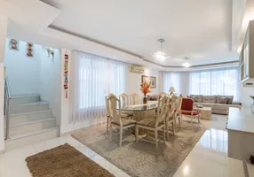 Foto 1 de Casa de Condomínio com 5 Quartos à venda, 413m² em Uberaba, Curitiba
