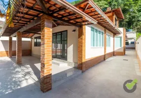 Foto 1 de Casa com 4 Quartos à venda, 211m² em Chacara Paraiso, Nova Friburgo