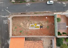 Foto 1 de Lote/Terreno à venda, 300m² em Conjunto Costa Telles II, Uberaba