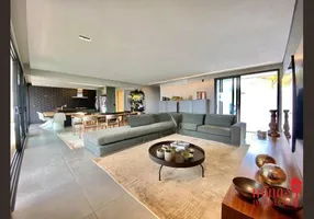 Foto 1 de Casa de Condomínio com 4 Quartos à venda, 494m² em Vila  Alpina, Nova Lima