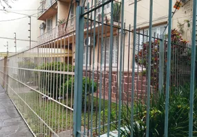 Foto 1 de Apartamento com 3 Quartos à venda, 50m² em Floresta, Porto Alegre