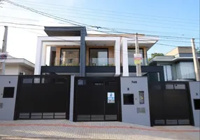 Foto 1 de Sobrado com 3 Quartos à venda, 140m² em Floresta, Joinville