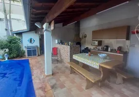 Foto 1 de Casa com 3 Quartos à venda, 200m² em Segismundo Pereira, Uberlândia