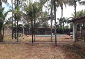 Foto 1 de Casa com 3 Quartos à venda, 68094m² em Mansões Aeroporto, Uberlândia