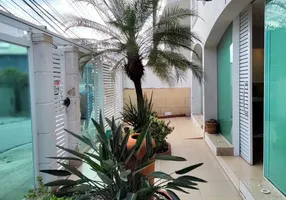 Foto 1 de Casa com 5 Quartos à venda, 272m² em Jardim Guanabara, Rio de Janeiro