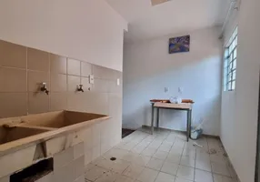 Foto 1 de Sobrado com 3 Quartos à venda, 162m² em Pinheiros, Londrina