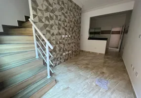 Foto 1 de Casa de Condomínio com 2 Quartos para alugar, 54m² em Vila Guilhermina, Praia Grande