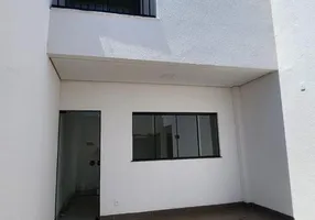 Foto 1 de Sobrado com 2 Quartos à venda, 93m² em Segismundo Pereira, Uberlândia