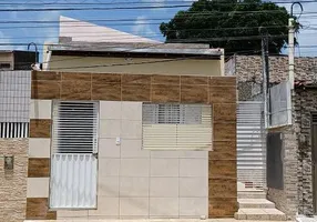 Foto 1 de Casa com 2 Quartos à venda, 65m² em Ribeira, Natal