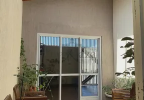 Foto 1 de Casa com 2 Quartos à venda, 100m² em Loteamento Villa Branca, Jacareí