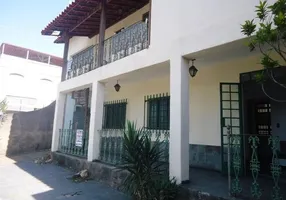 Foto 1 de Casa com 4 Quartos à venda, 273m² em Vila Clóris, Belo Horizonte