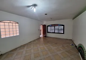 Foto 1 de Casa com 3 Quartos para alugar, 200m² em Cipava, Osasco