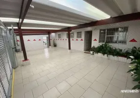 Foto 1 de Casa com 4 Quartos à venda, 220m² em Campo Grande, São Paulo