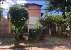 Foto 1 de Sobrado com 3 Quartos para alugar, 180m² em Setor Jaó, Goiânia
