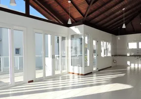 Foto 1 de Cobertura com 3 Quartos para alugar, 217m² em Campeche, Florianópolis
