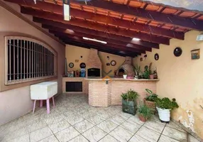 Foto 1 de Sobrado com 3 Quartos à venda, 180m² em Vila Valparaiso, Santo André