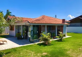 Foto 1 de Casa com 3 Quartos à venda, 100m² em Areias de Palhocinha, Garopaba
