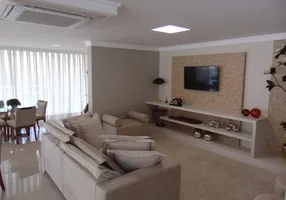 Foto 1 de Apartamento com 2 Quartos à venda, 145m² em Nacoes, Balneário Camboriú
