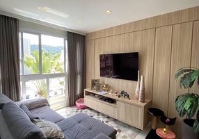 Foto 1 de Apartamento com 2 Quartos à venda, 67m² em Centro, Balneário Camboriú