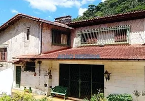 Foto 1 de Casa com 8 Quartos à venda, 450m² em Cascata dos Amores, Teresópolis