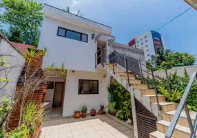 Foto 1 de Casa com 3 Quartos à venda, 200m² em Chácara Santo Antônio, São Paulo