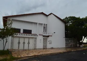 Foto 1 de Sobrado com 5 Quartos à venda, 385m² em Conjunto Residencial Aruana I, Goiânia