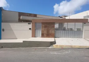Foto 1 de Casa com 4 Quartos à venda, 237m² em Alecrim, Natal
