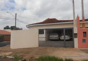 Foto 1 de Casa com 3 Quartos para venda ou aluguel, 145m² em Jardim Santa Angelina, Araraquara