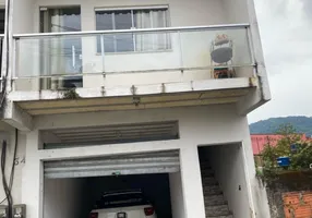 Foto 1 de Casa com 1 Quarto à venda, 68m² em Parque Pereque Mambucaba, Angra dos Reis