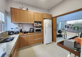 Foto 1 de Casa com 3 Quartos à venda, 154m² em Esperanca, Londrina