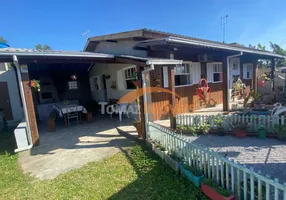 Foto 1 de Casa com 4 Quartos à venda, 121m² em Guaiuba, Imbituba