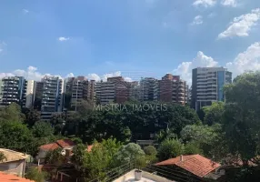 Foto 1 de Casa de Condomínio com 3 Quartos à venda, 350m² em Jardim Vitoria Regia, São Paulo